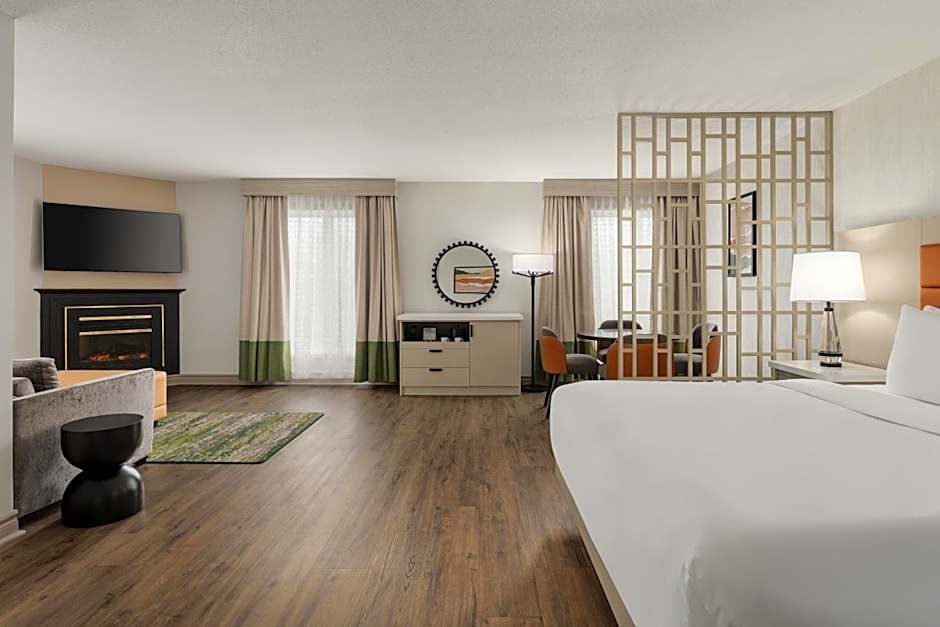 Le Parc Gatineau, Tapestry Collection by Hilton