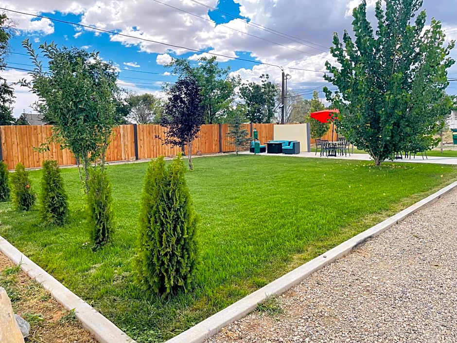 Blue Sage Inn & Suites