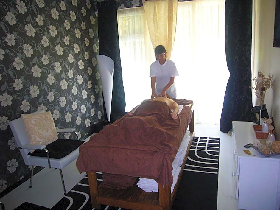 Continental Park Hotel