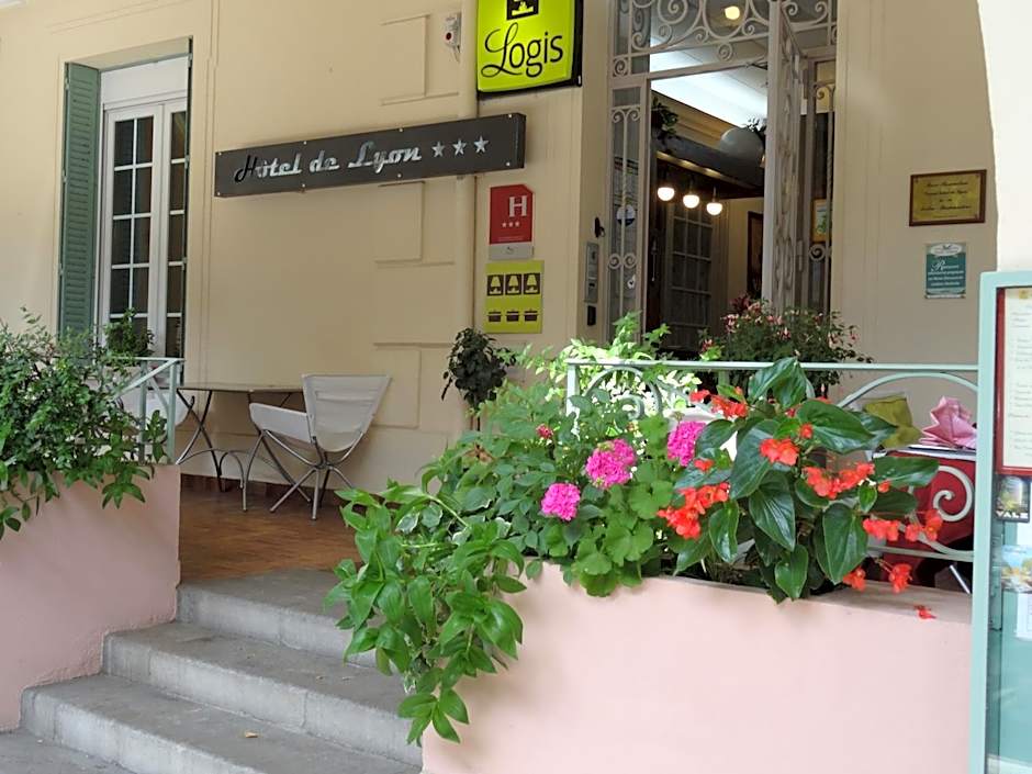 Logis Hotel Restaurant Grand Hotel de Lyon