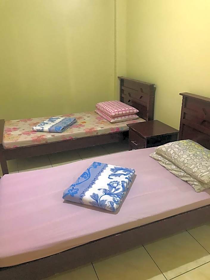 ASHBURN'S TRANSIENT BAGUIO - BASIC SLEEP and GO, LIMITED PAY PARKING, SELF SERVICE