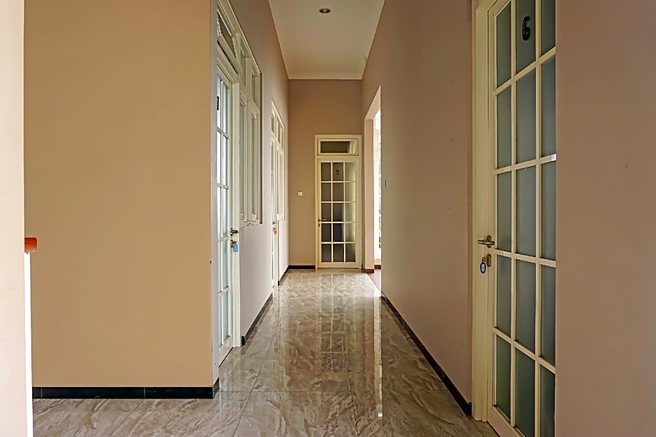 Capital O 92500 Bromo Surya Indah Guest House 1