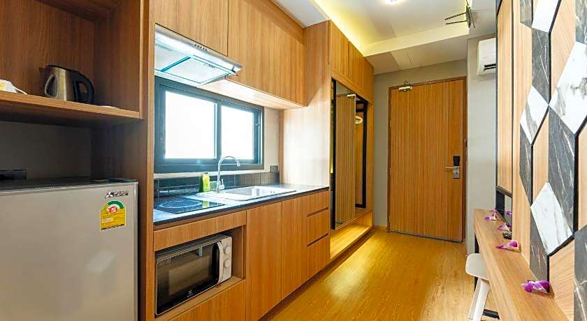 Sky Wave Patong Hotel