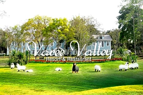 Varee Valley Resort and Restaurant