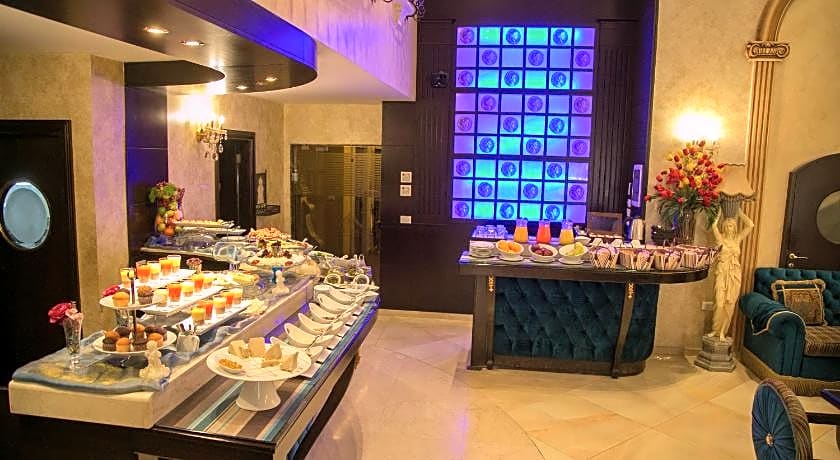 Queens Suite Hotel