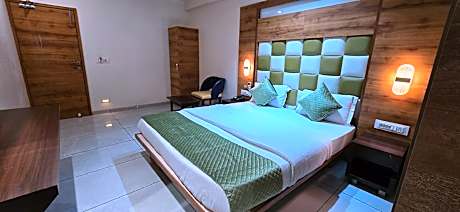 Hotel Viram & Guest House