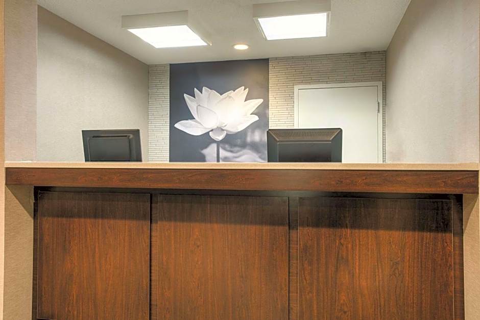 La Quinta Inn & Suites by Wyndham Atlanta Roswell