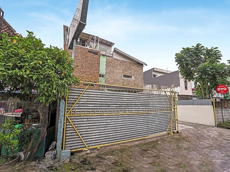 OYO 90158 Hotel Lendosis Perintis Kemerdekaan