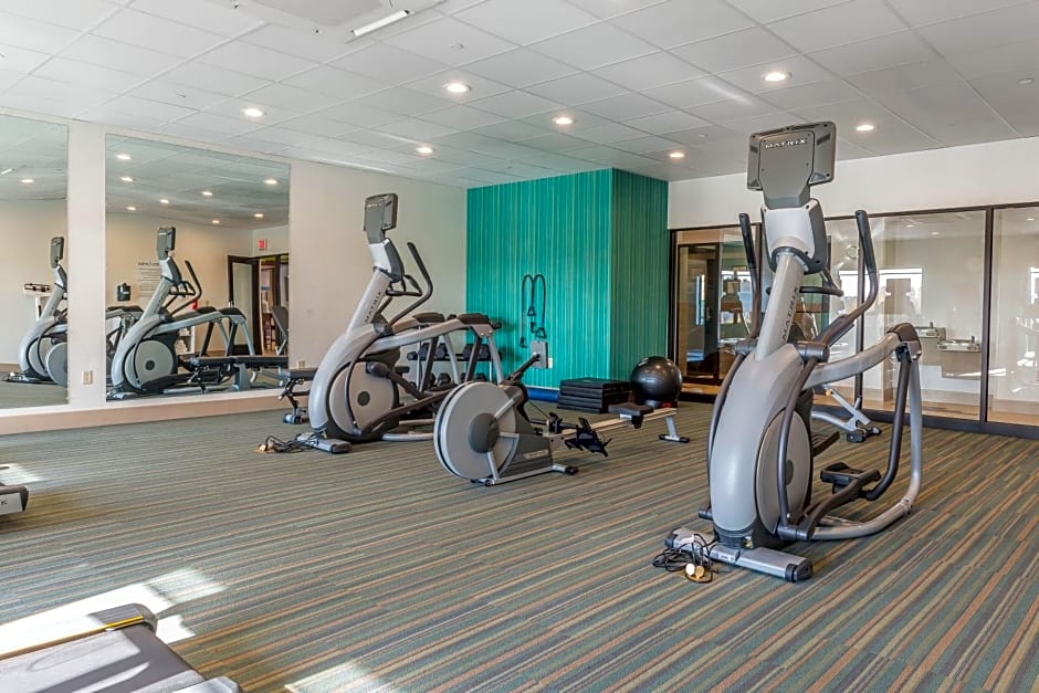 Holiday Inn Express & Suites Clarion By IHG