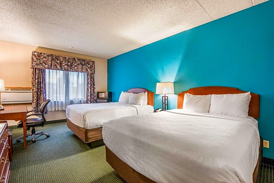 Clarion Hotel and Convention Center Baraboo