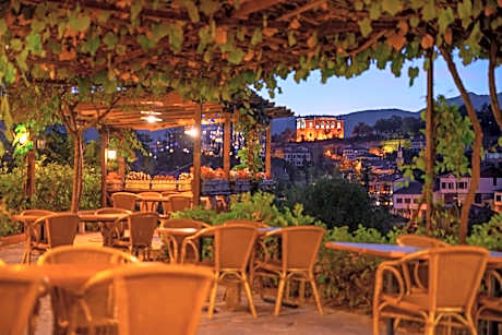 Cesmeli Konak Corner