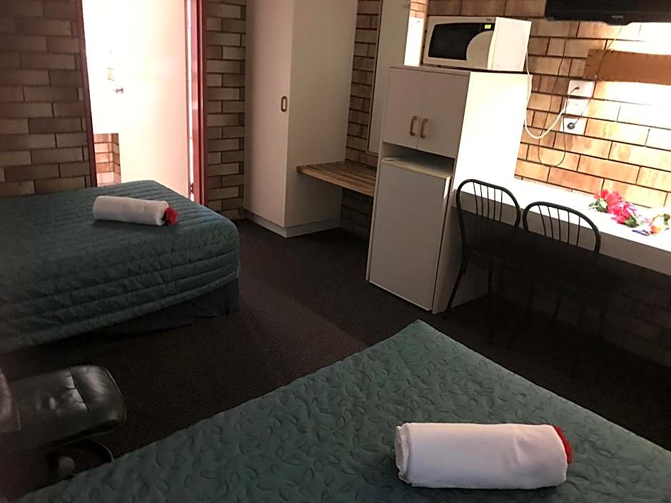 Miles Outback Motel