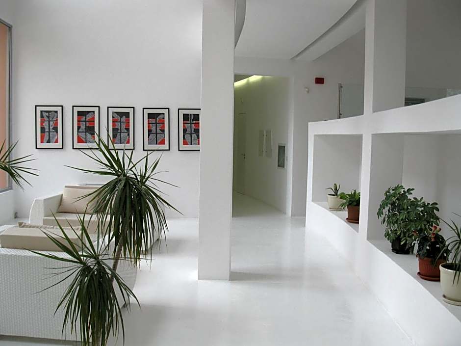 Family Hotel The Body