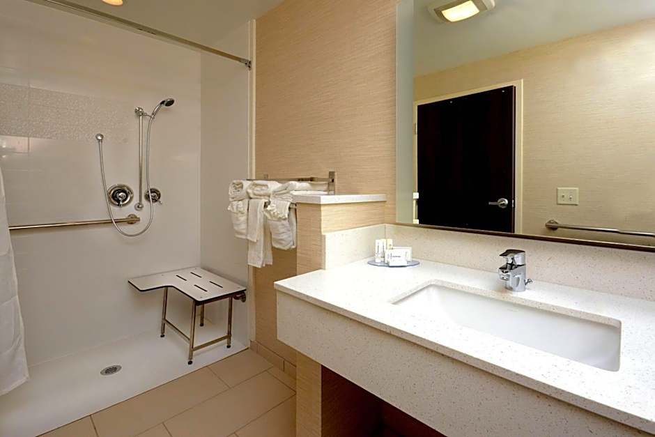 Fairfield Inn & Suites by Marriott Raleigh Capital Blvd./I-540