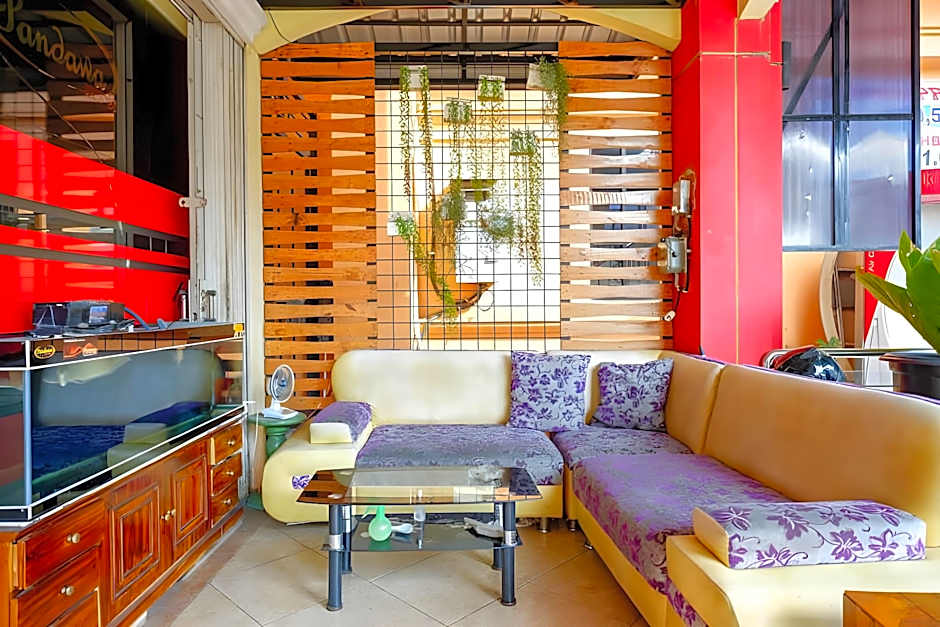 Pandawa Guest House @ Ngaliyan Square Mitra RedDoorz