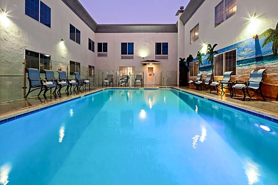 Holiday Inn Express Hollywood Walk of Fame By IHG