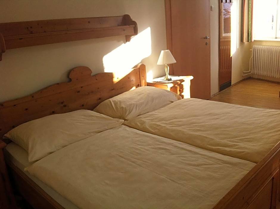 Gasthof Zum Niederhaus - Familie Perthold