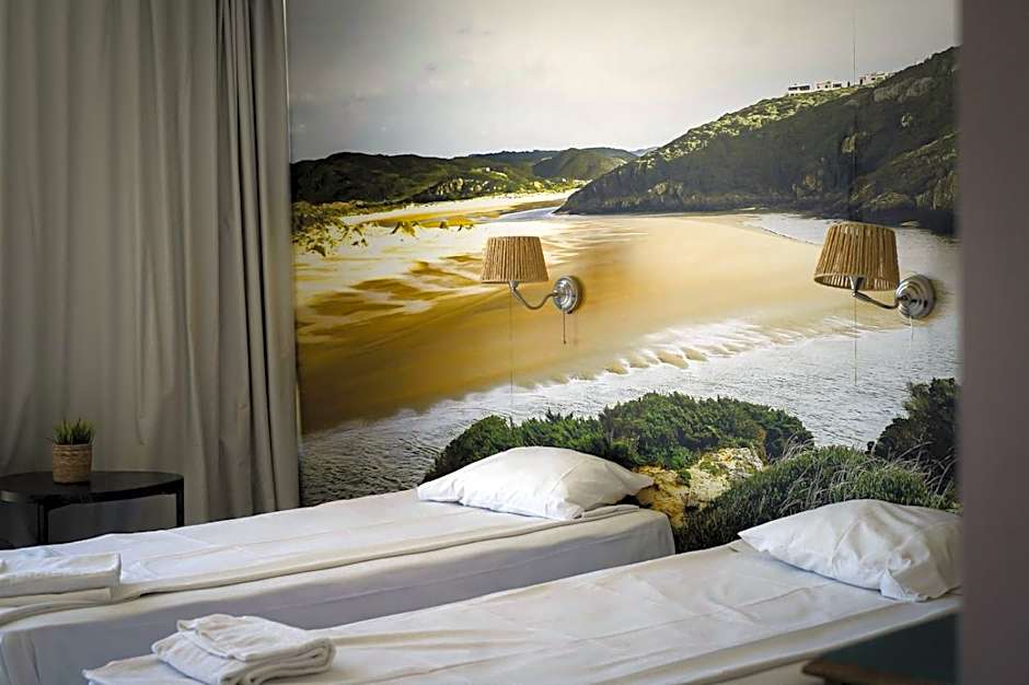 HI Arrifana Destination Hostel