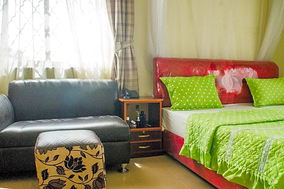 Tropical Suites Hotel