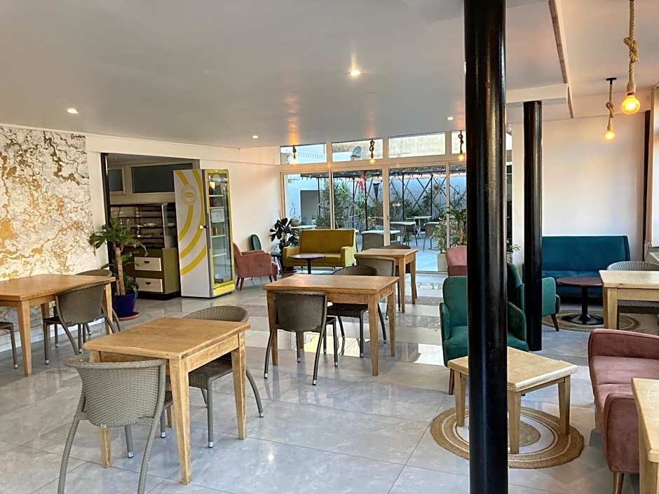 Ezz'Hotel Canet