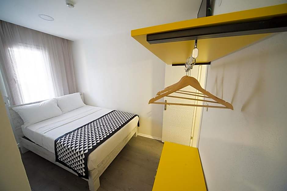 Piano Hotel