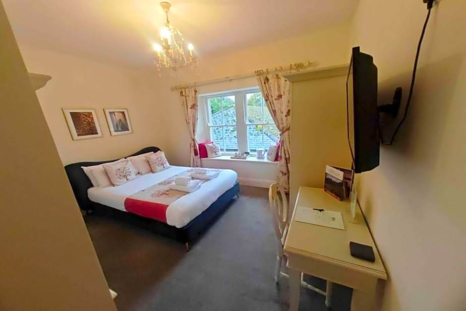 Lovelady Shield Hotel