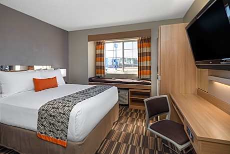 Queen Room - Non-Smoking