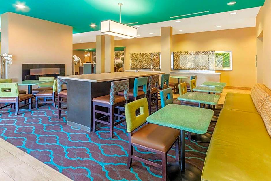 La Quinta Inn & Suites by Wyndham Carlsbad