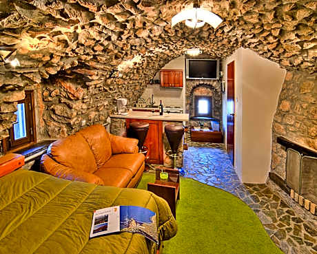 Avgonima All Seasons Hotel