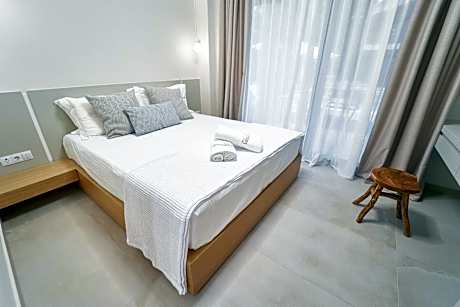 Suite with Side Sea View
