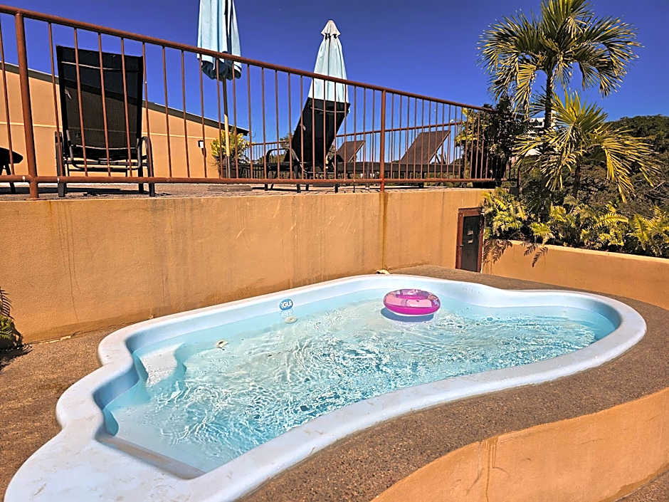 Pacific Inn hotel