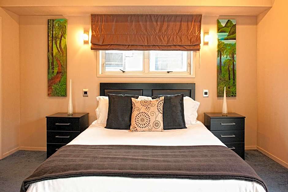 B&B@The Redwoods