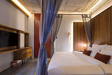 Superior King Room - No Window