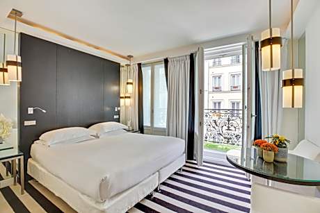 Junior Suite with Balcony