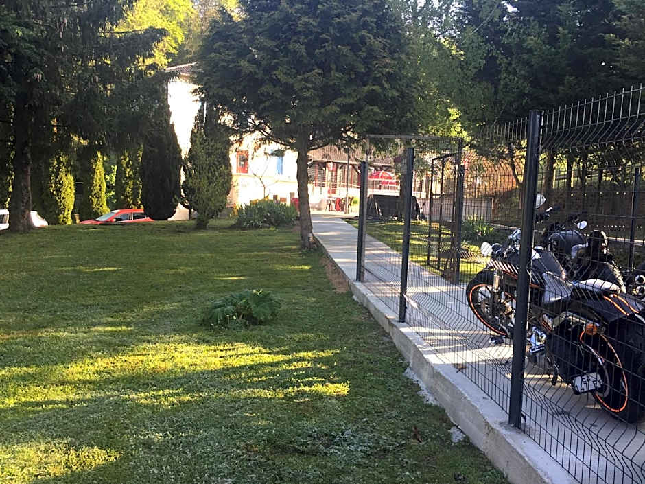 La Table Des Bons Peres