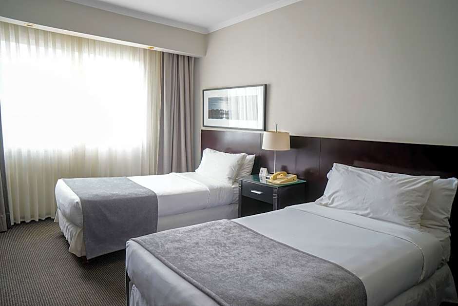 Plaza Real Suites Hotel