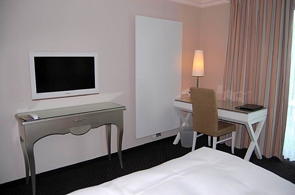 Hotel & Restaurant Schönau