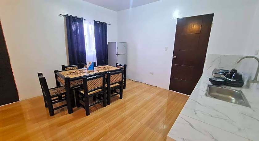 Traditional Filipino Home near 100 Islands Wharf