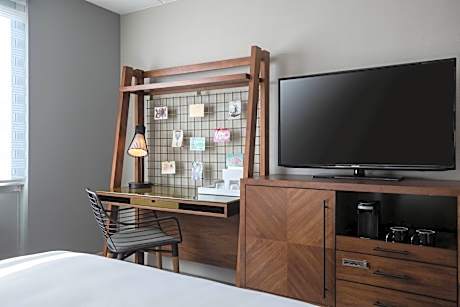 Queen Room with Two Queen Beds - Hearing Accessible