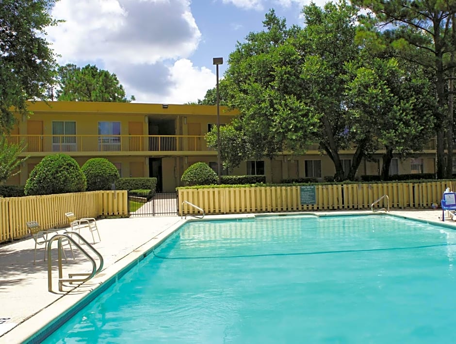 Rodeway Inn Huntsville West