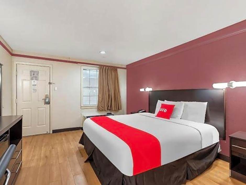 OYO Hotel Tulsa N Sheridan Rd & Airport