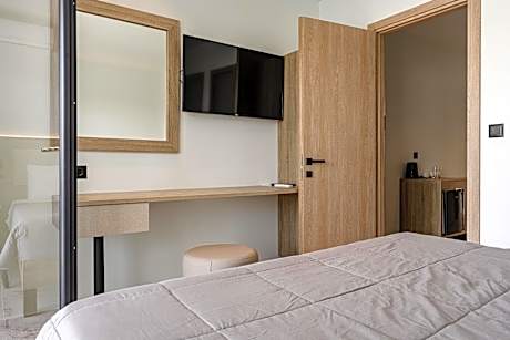 Family Room with Direct Access to Shared Pool