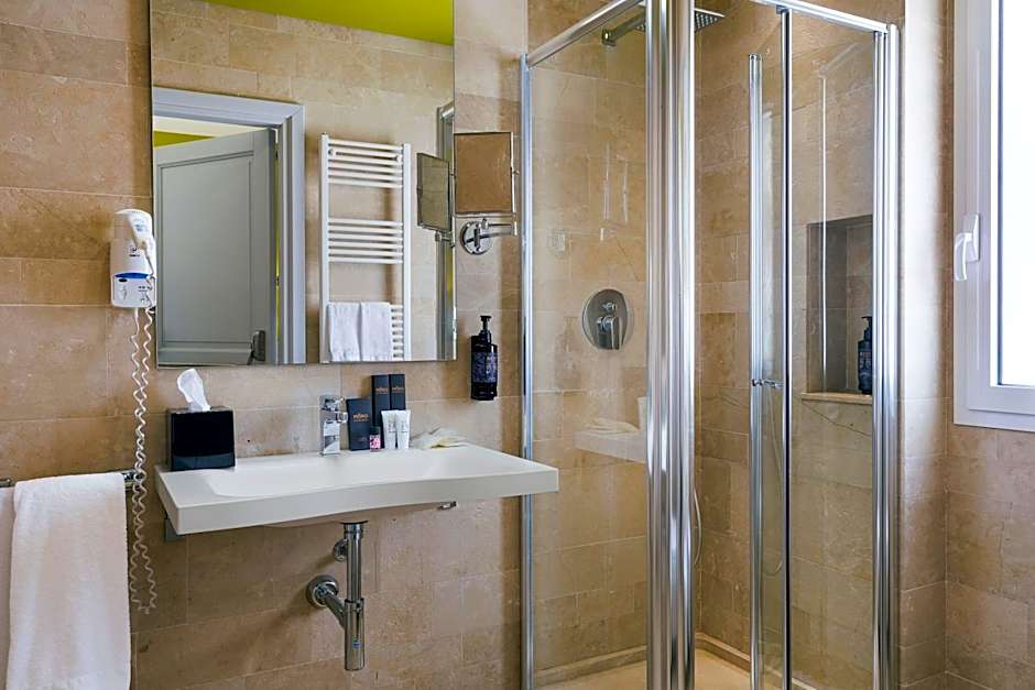 Netum Hotel