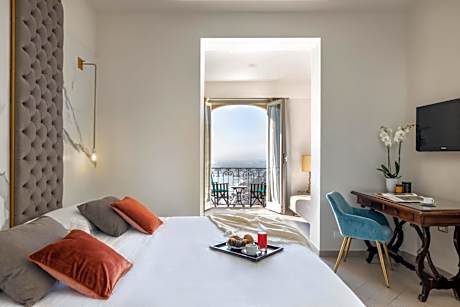 Junior Suite with Balcony