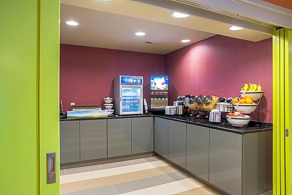 Clarion Inn & Suites Evansville Eastland Area