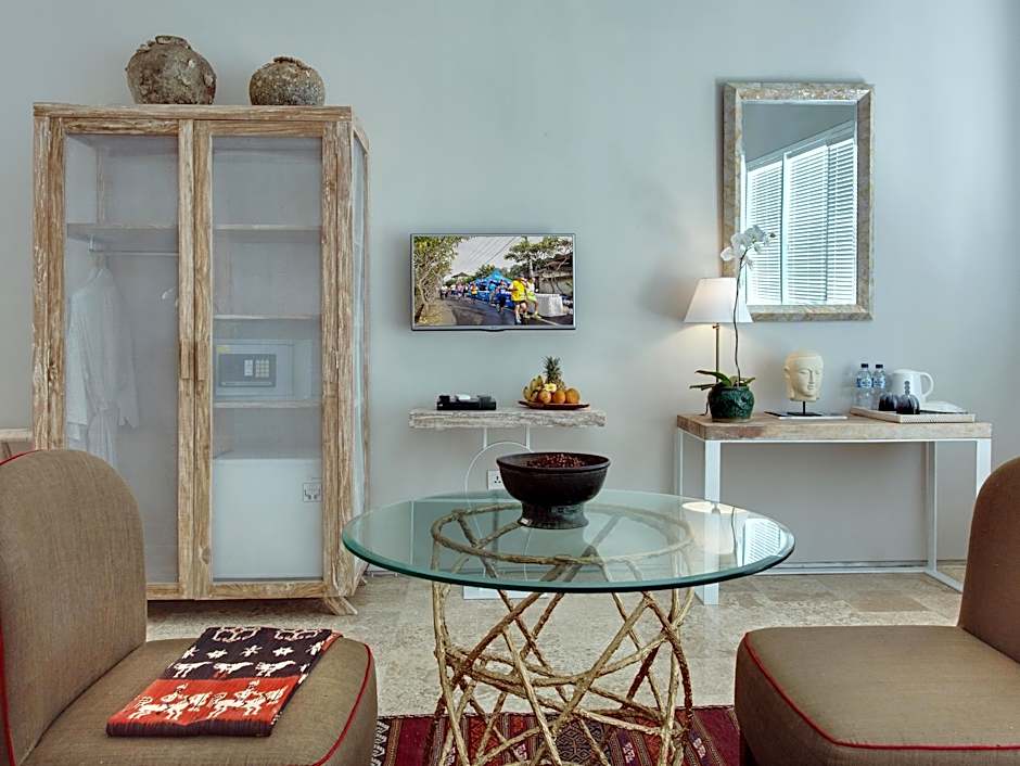 Room & Vespa Suite 4