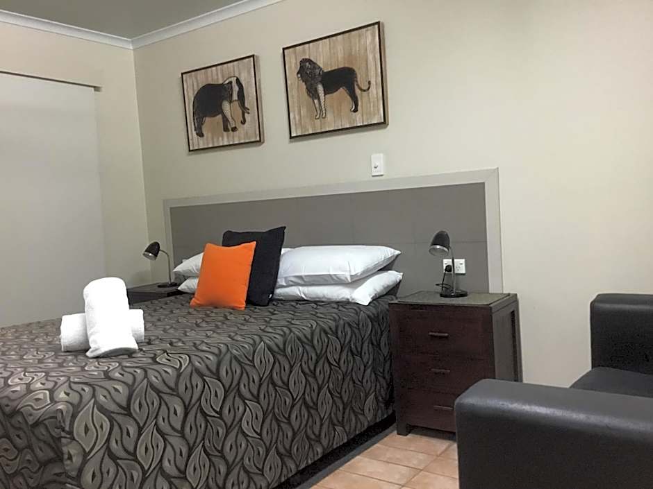 Golden Palms Motor Inn