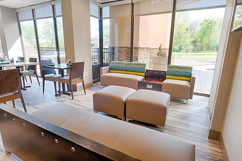 Holiday Inn Knoxville N - Merchant Drive By IHG