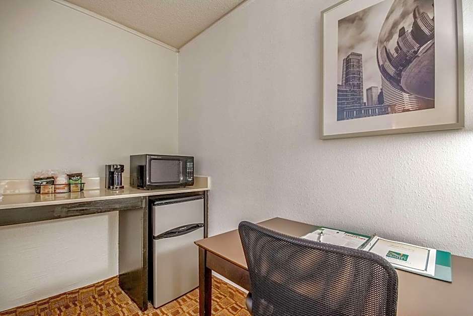 Coratel Plus Suites Wichita West Airport