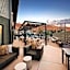 Slackline Moab, Outset Collection by Hilton